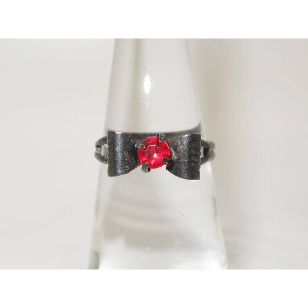 Small Adjustable Vintage Ring Red Stone Bow Shape Size 6 - Picture 3 of 11